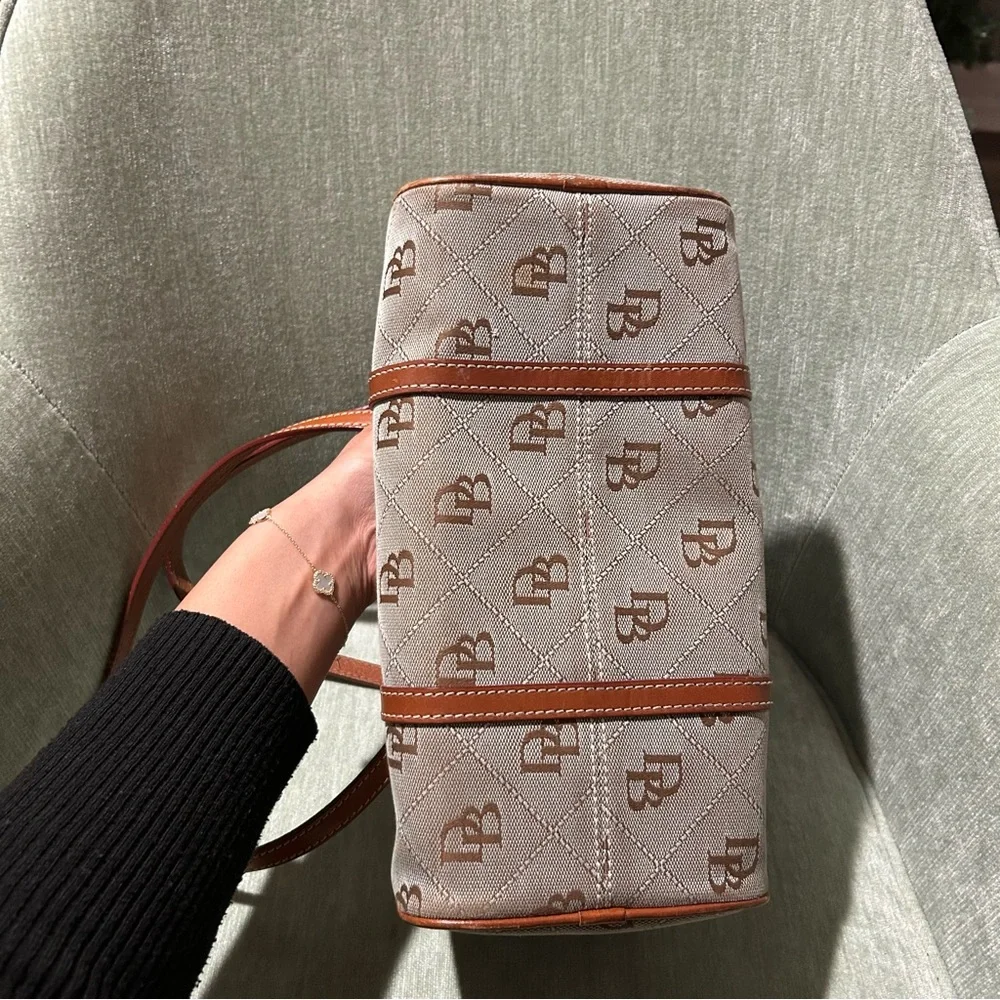 Dooney & Bourke Shoulder Bag Dooney & Bourke Barrel Bag Vintage D&B Bag Y2K - Picture 6 of 12